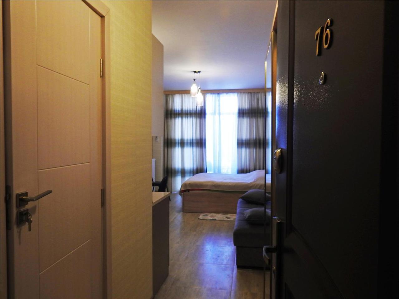 Real Palace Apartment Батуми Экстерьер фото