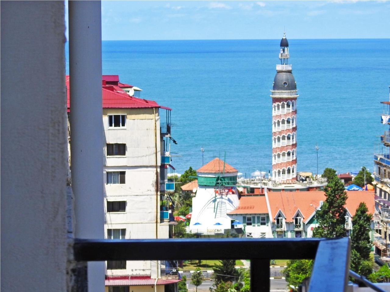 Real Palace Apartment Батуми Экстерьер фото