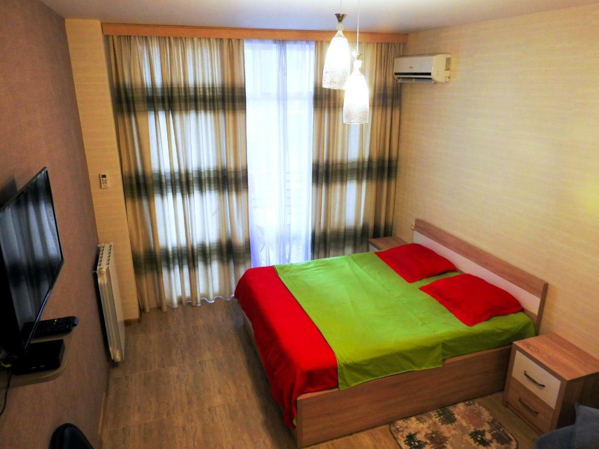 Real Palace Apartment Батуми Экстерьер фото