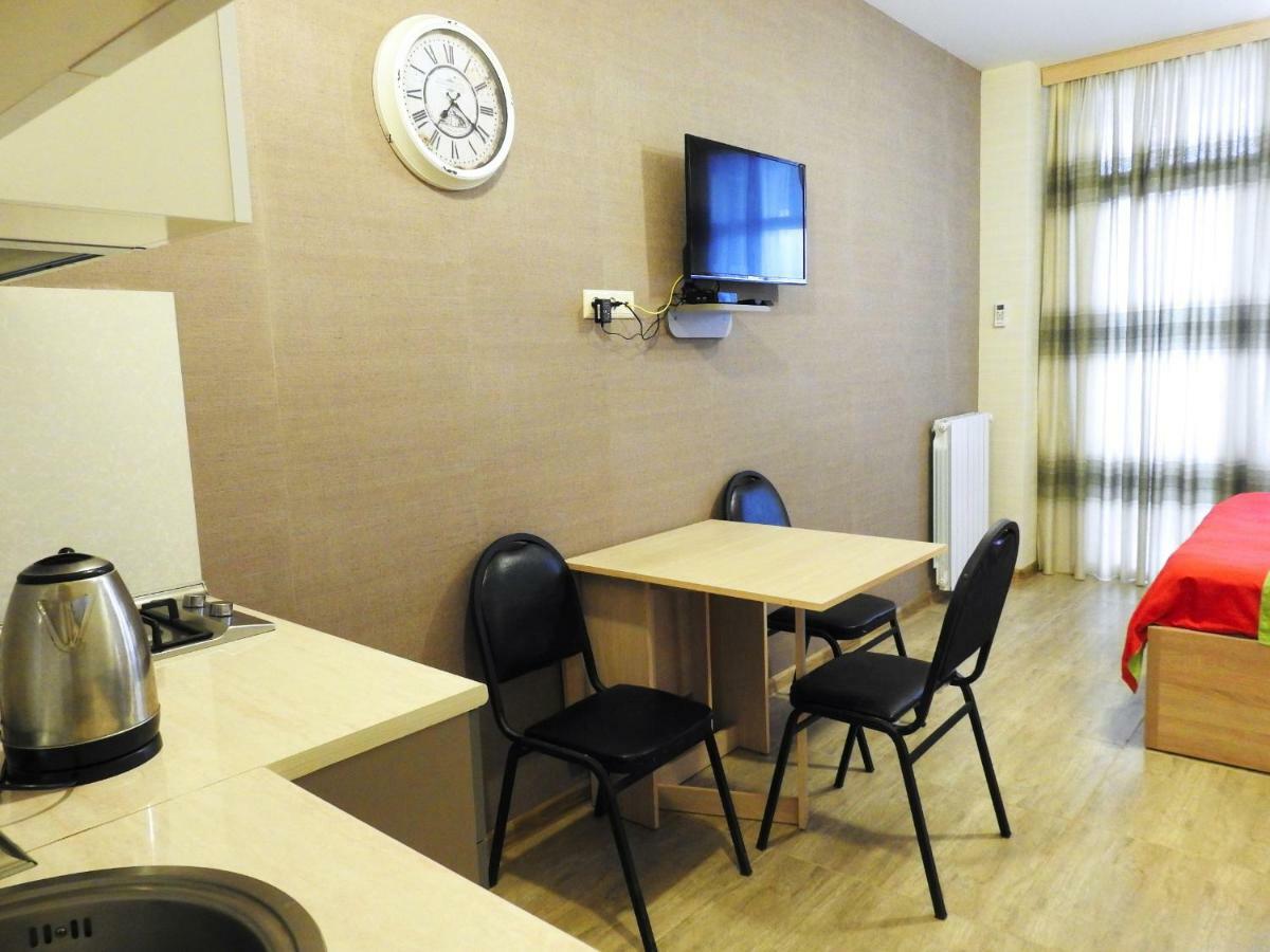 Real Palace Apartment Батуми Экстерьер фото